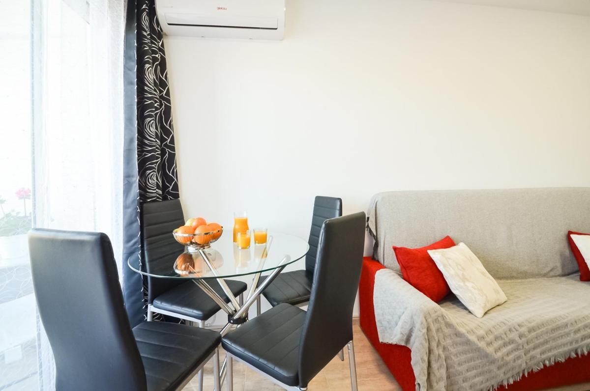 Schoene Wohnung Mit Pool , Wi-Fi Und Privat Garage Torrevieja Exterior photo
