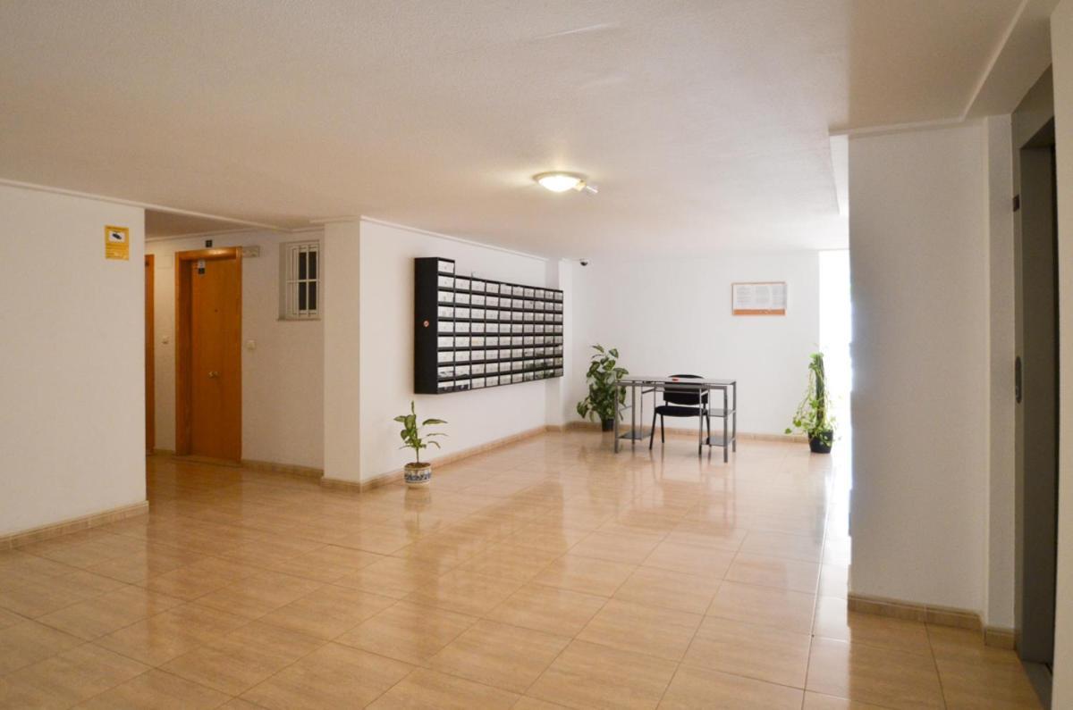 Schoene Wohnung Mit Pool , Wi-Fi Und Privat Garage Torrevieja Exterior photo
